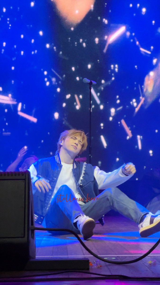 stella_w_here_'s tweet photo. 🫠
#KangDaniel #FirstParadeinHouston
@konnect_danielk https://t.co/2yba34CXPe