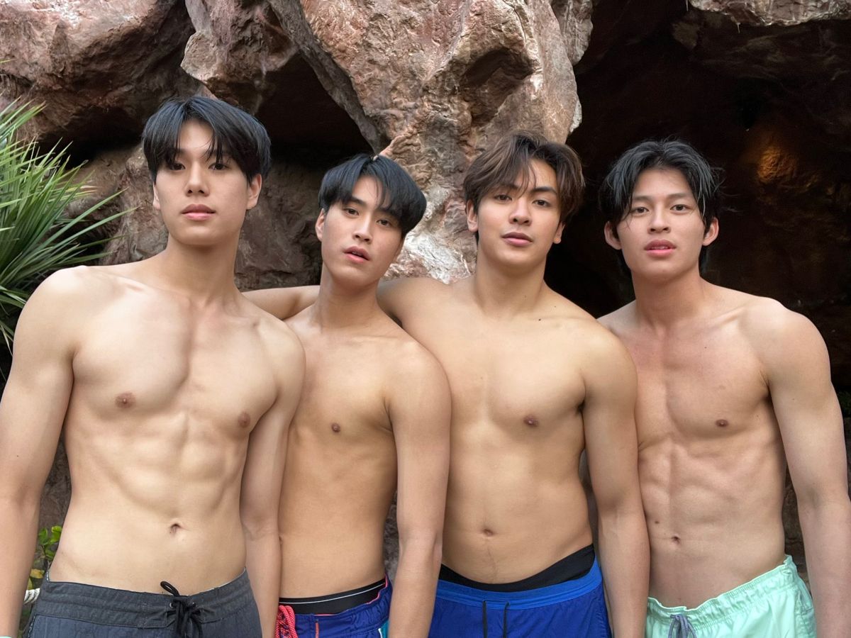 leonard67772072's tweet photo. #BoaTardeee!! 😍🔥🔥

#phuwin❤️#Gemini ❤️
#Joong❤️#Pond❤️ https://t.co/T4CJyqdEvJ