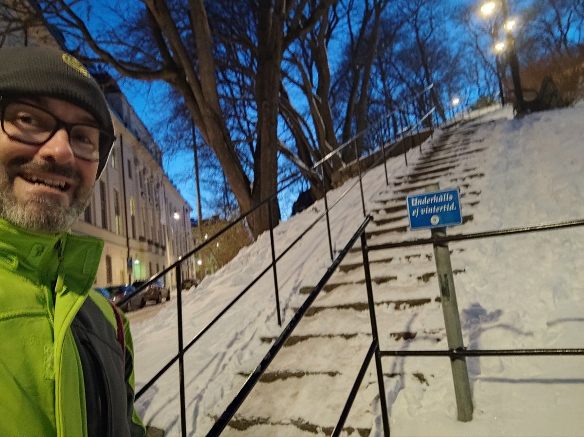 GoProFun's tweet photo. "Not maintained in winter," it reads. 
No kidding?! I couldn't tell.

Slow? Yeah. Well, conditions. 😉

Anyway, two good #HIIT workouts: #HungKuen, #KungFu and #running stair #sawteeth

#BreakingImpossible 
#hk4tuc #Sormlands100 https://t.co/6CRr0Xq51e