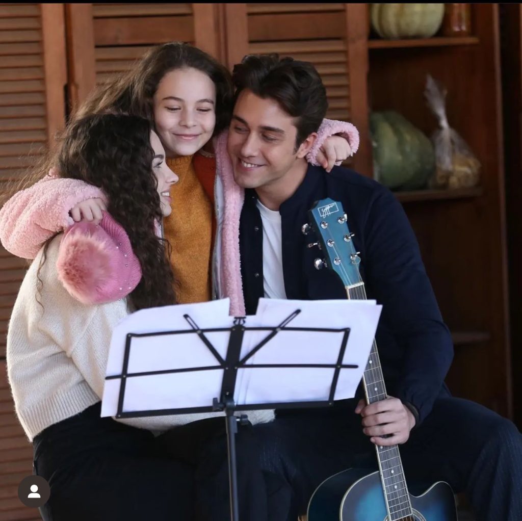 nereyedustum's tweet photo. Bii çıtır büyüyen 3 kelebek 🦋🦋🦋
#AsDorEm https://t.co/jxhB7pnl8W