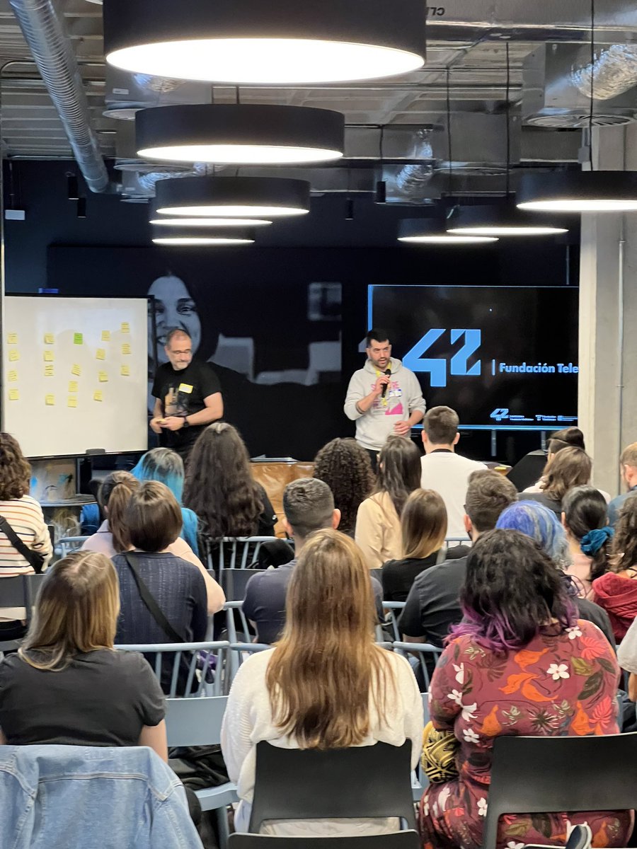 42BarcelonaFTef's tweet image. 💻 100 programadores, 4 espais, 16 tallers y ganes, moltes ganes de compartir coneixements y experiències sobre programació i tecnologia @42barcelonaftef amb el #OpenSpace @bcnswcraft 
#welovecode #developer #barcelona #tech #bcntechcity #bcn