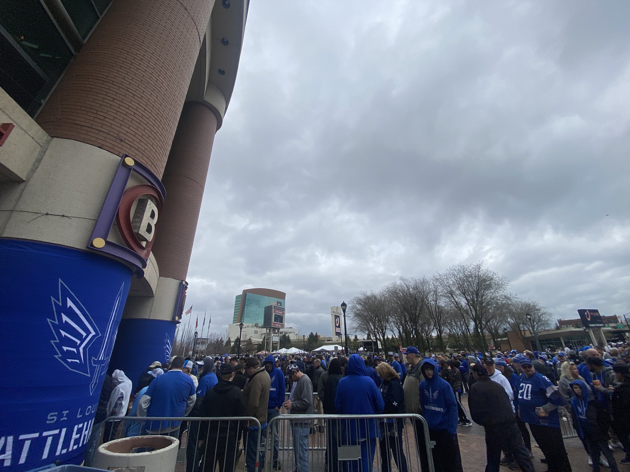 Benjamin Hochman on Twitter "This place is packed. Thousands waiting