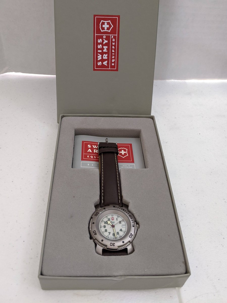 TexGirlTreasure's tweet photo. https://t.co/XxEx9DkXcI #eBay #ebayfinds #ebayseller #forsale #freeshipping #rt 
#watches https://t.co/Auijb1FDg5