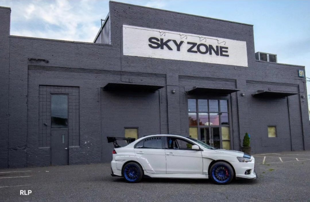 redlinesproject's tweet photo. Sky's The Limit
📸 @redlinesproject
https://t.co/djJchmKcRX
Owner: F
Car: @mitsucars
#Mitisbishi #Evolotion #EvoX #jdm #japanese #cars #rt #Boston #rally #blackphotographer #photography #streetphotography #canon #white #blue #weekend #sky #zone https://t.co/KUl7TxwH8H