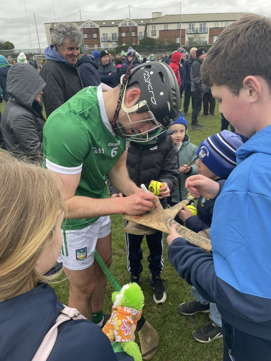 LimerickCLG's tweet photo. This is what GAA is all about.  Limerick Players in Mullingar today after the Match. https://t.co/bx9JX4zRVV