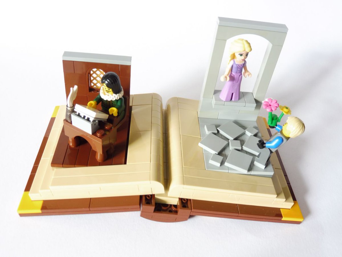 Romeo, Romeo, wherefore art thou Romeo? JiM Walshe creates one of #Shakespeare's most famous plays in a #LEGO Pop-up book!  #weloveMOCs