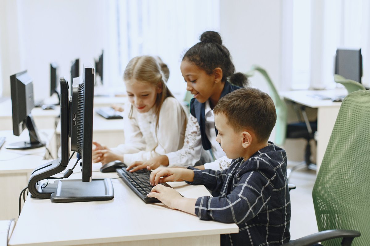 New Computer Science Education endorsement for teachers starts summer 2023 <a href="/GeoSouthernCOE/">Georgia Southern COE</a> It's just 3 classes!  Apply by April 14, 2023.  More details here: coe.georgiasouthern.edu/itec/computer-… #teachers #education #CSEd #computerscienceeducation