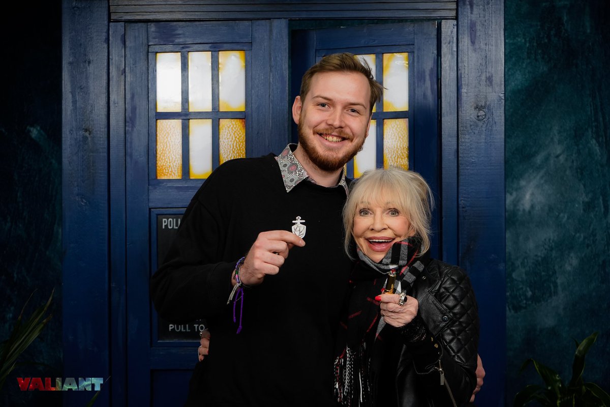 littleshopprops's tweet image. We had an amazing time at Valiant 2023. 

A big thank you to @fantomfilms for inviting us along and asking us to make a Sonic Lipstick for the lovely @manningofficial to keep. 

As you can tell from the photos @misterphipps took, we were very pleased!

#Valiant2023 #DoctorWho