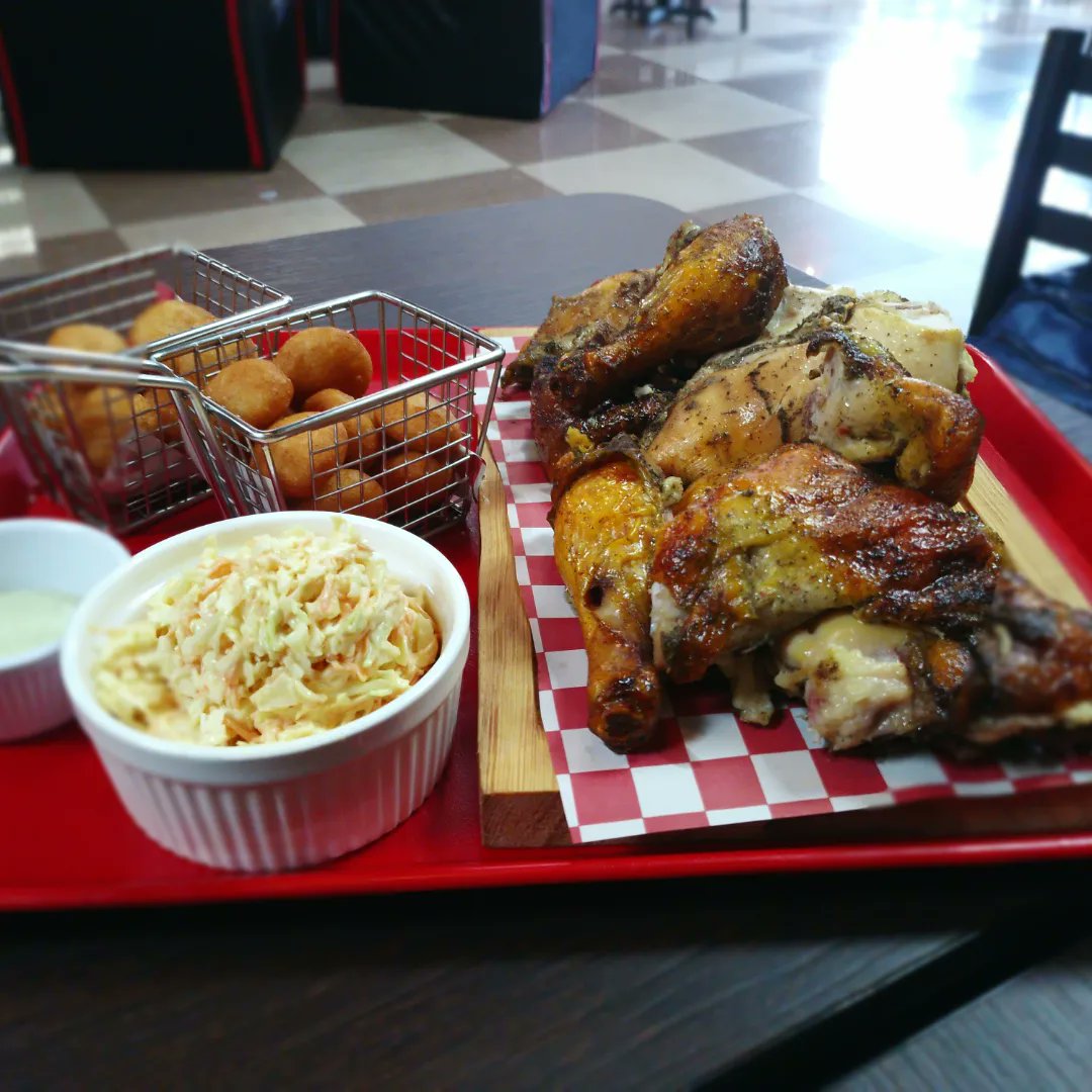 AndaresDGilbert's tweet photo. Andares gastronómicos
@papa.bravagourmet 
Buen ambiente , buen servicio. El pollo asado es excelente !! https://t.co/v2joocnAKi