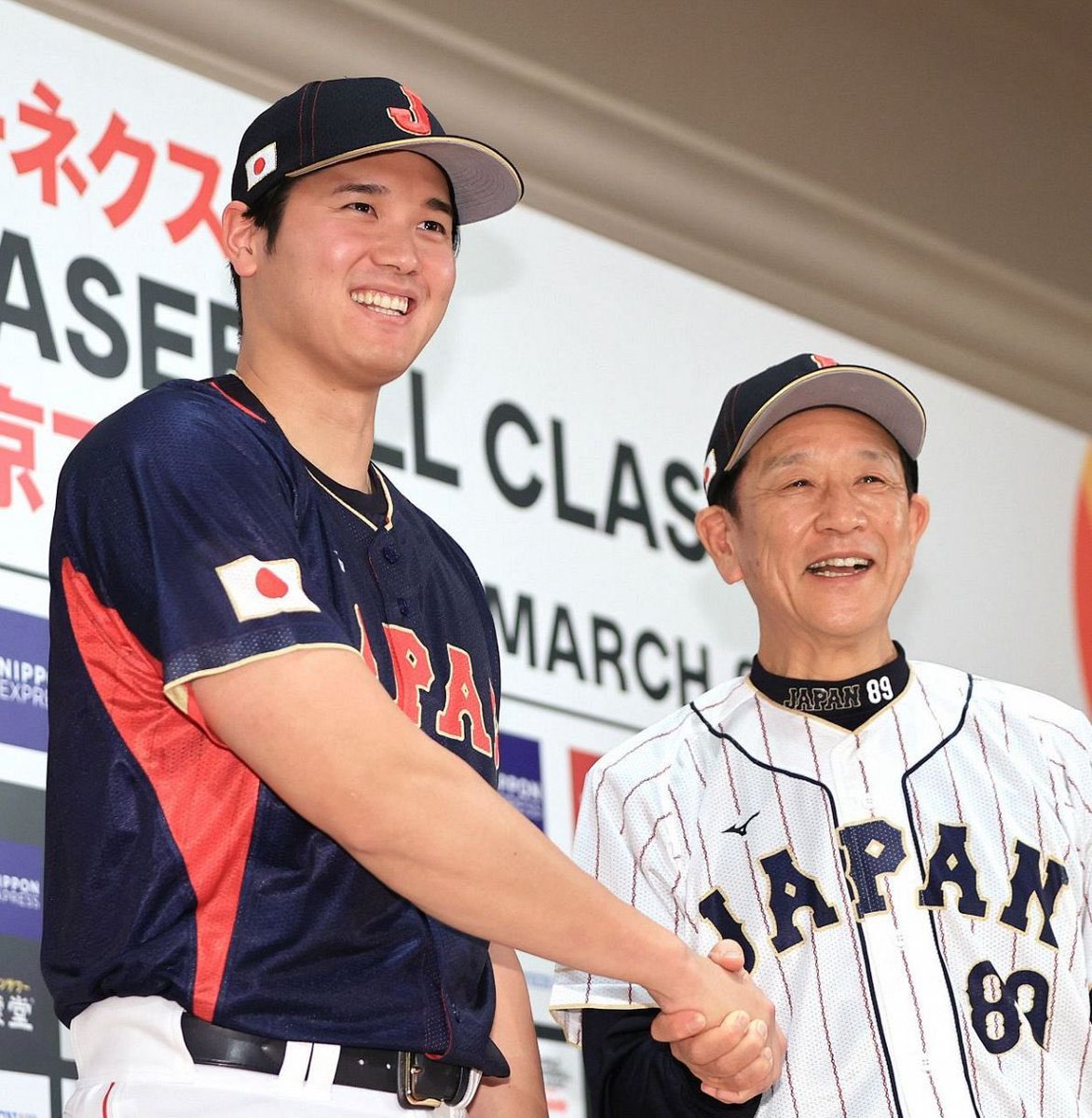 nanbashiyo_to's tweet image. 大会前と4試合後の栗山監督、ただ疲れてるだけだったらいいけど。。。
#WBC
#栗山監督
#大谷翔平