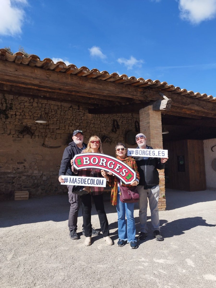 mpilar11's tweet photo. Hem visitat el #masdecolom #borges a #Tàrrega. Un recorregut molt interessant que inclou un tast d'ametlles, mel i oli i el gaudi d'uns ametllers que comencen a florir. Gratuït. https://t.co/HpV5G3hOtQ