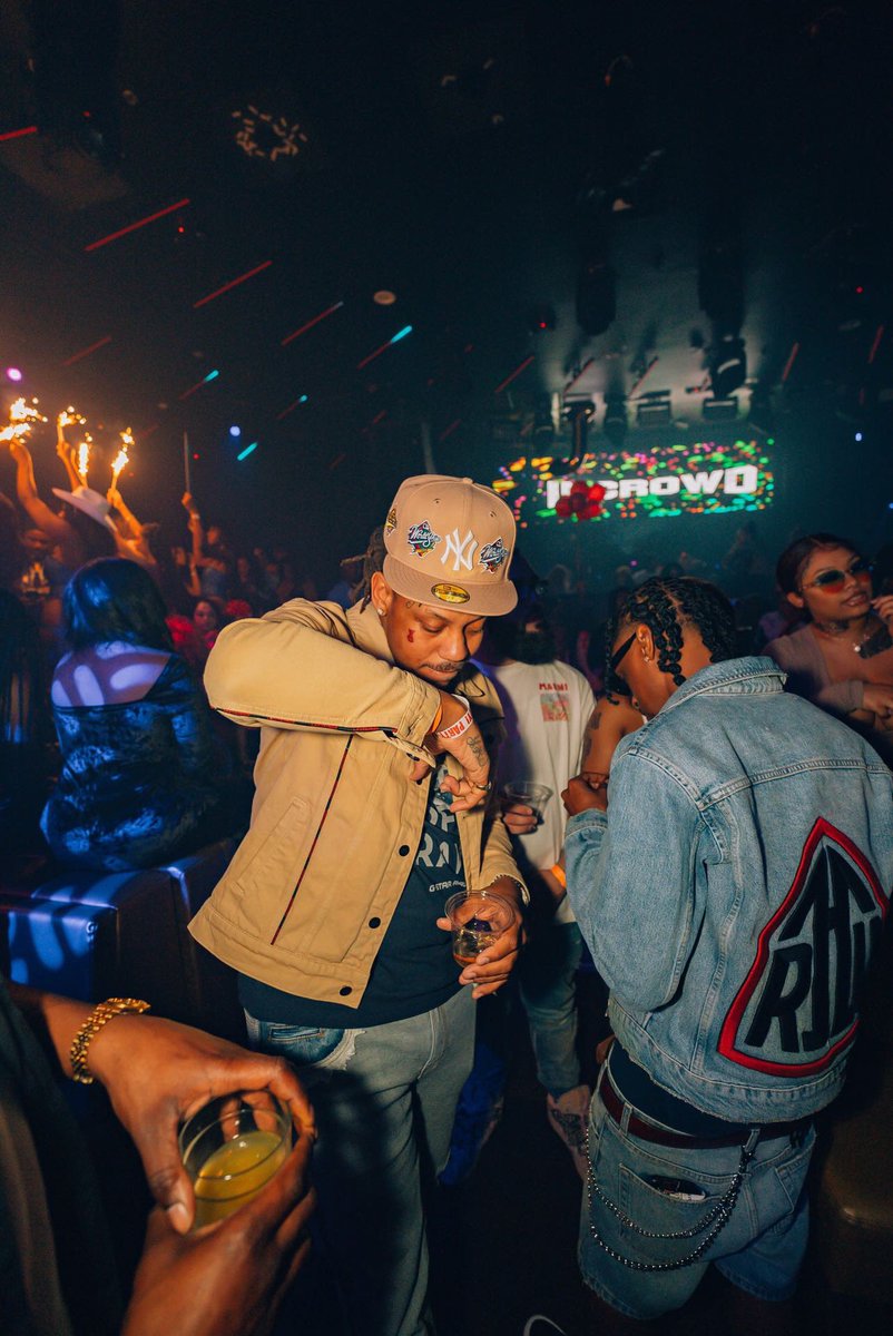 BoogzBoogetz's tweet photo. Front row at the fashion show shout out @CashMcIntosh the bro ❗️ https://t.co/8j0vU7zGrW