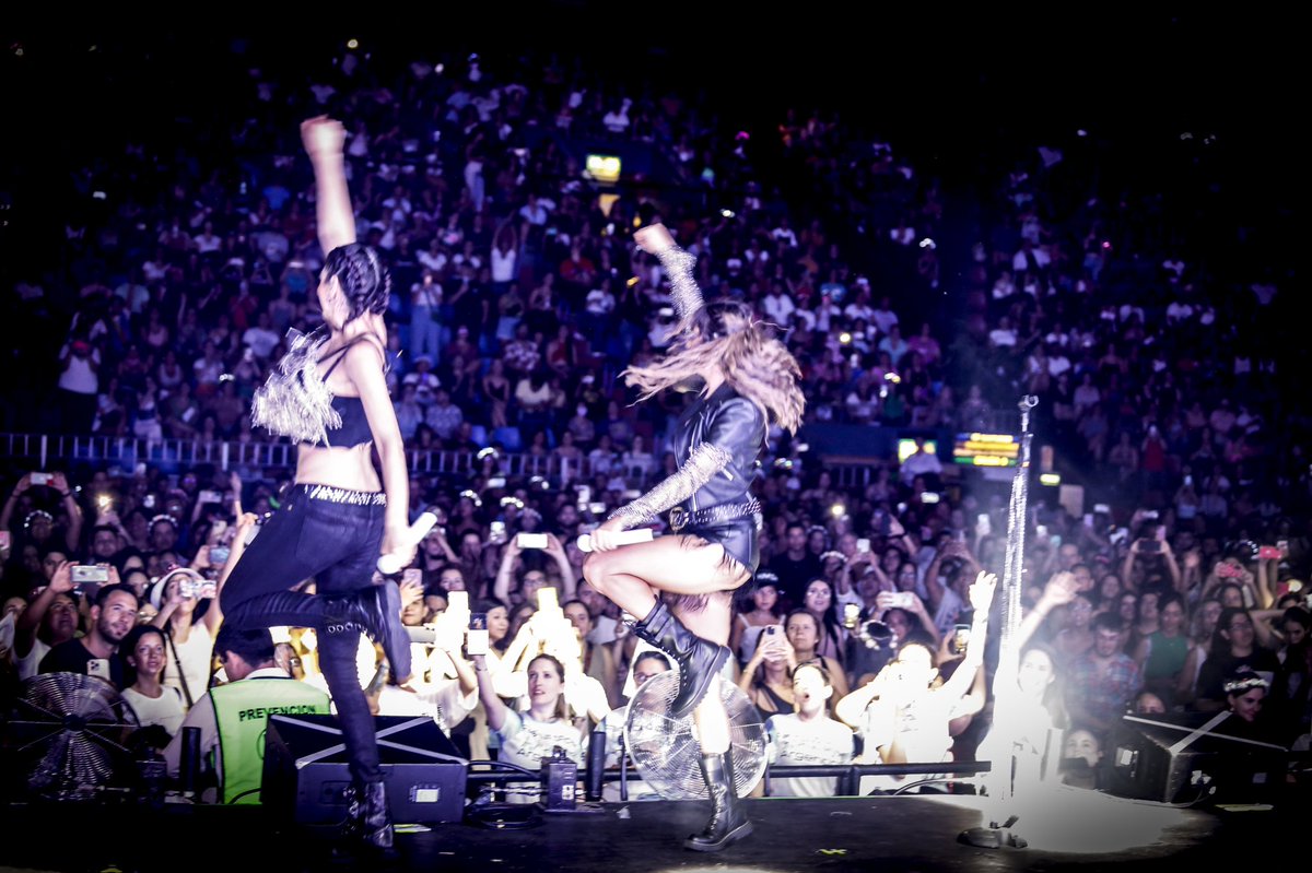 haashoficial's tweet photo. AAAAARGENTINA 🇦🇷 está que ardeeee!!! ❤️‍🔥❤️‍🔥❤️‍🔥 Anoche fue una explosión de emociones. #SoldOut 🙏🏻 ¿Vamos por la segunda????? https://t.co/A0uwlaHSon