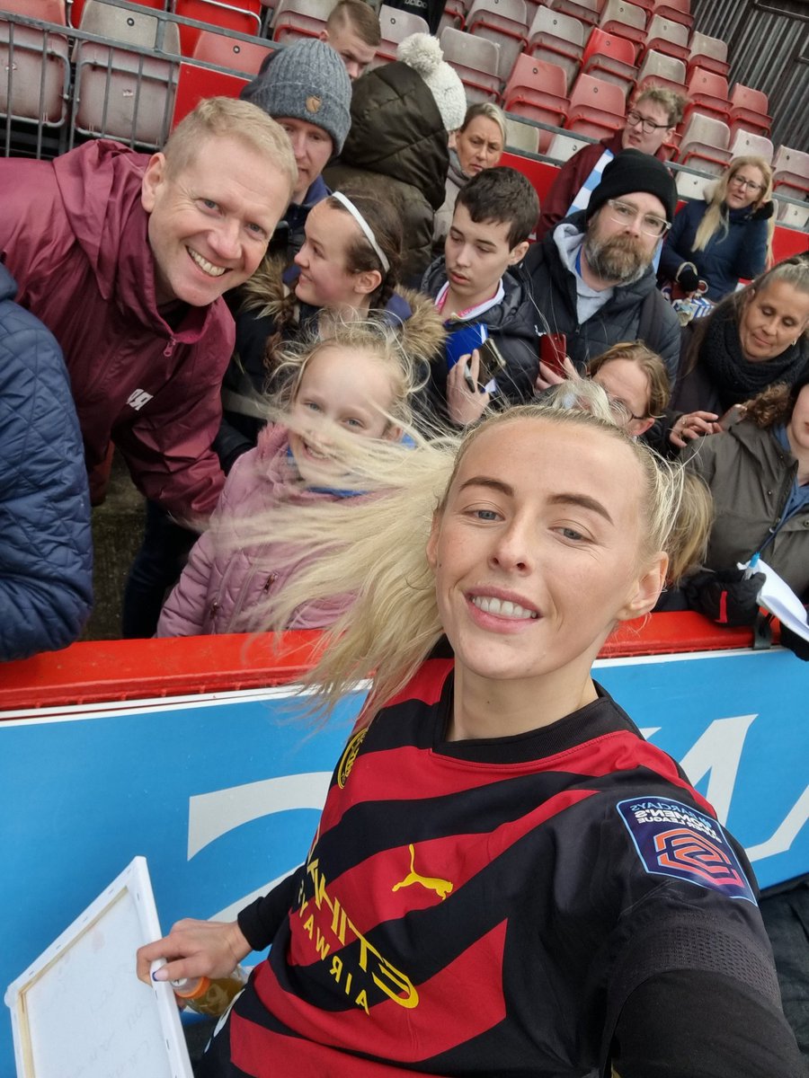 Rich Parker (@kentrichp) on Twitter photo Thank you @Chloe_Kelly98 for making so much time for travelling fans today and for making this 10 year old super fan beyond happy!! Thank you @Chloe_Kelly98 for making so much time for travelling fans today and for making this 10 year old super fan beyond happy!!