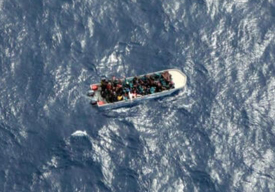 #Migranti - Nuovo #naufragio al largo della Libia, 30 dispersi e 17 sono stati soccorsi. <a href="/alarm_phone/">@alarmphone</a>: "L'Italia ha ritardato i soccorsi"
#FacciamoRete #rifugiati 
diritti-umani.org/2023/03/nuovo-…