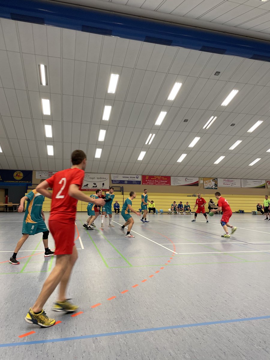 HVL09's tweet photo. Unsere Männer Reserve-Auswahl hat ebenfalls die Heimbegegnung in der #KreisligaC, gegen die #SVMotorBabelsberg, mit 18:25 verloren. Auch hier gehen sportliche Grüße an den Sieger nach #Babelsberg. #Handball #hvl #hvl09 #handball_luckenwalde #luckenwalde #luckenwalder_jungs https://t.co/98dpojY8ng