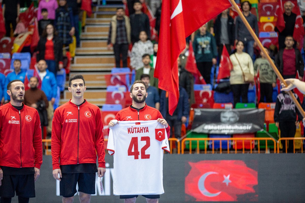 Hentbol_Fed's tweet photo. 𝗦𝗘𝗡𝗶𝗡 şehrinde, 𝗦𝗘𝗡𝗶𝗡 için... 

#CemalKütahya https://t.co/6i51OmRd8D
