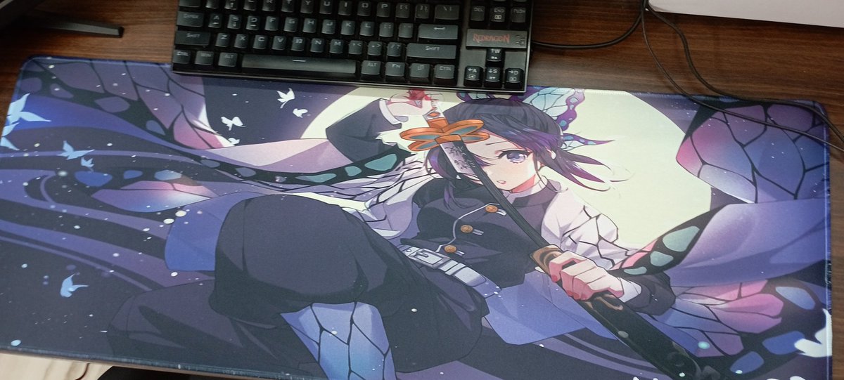 kumasenpai8989's tweet photo. Got my new mouse pad ^W^ https://t.co/cVdgNAVagB