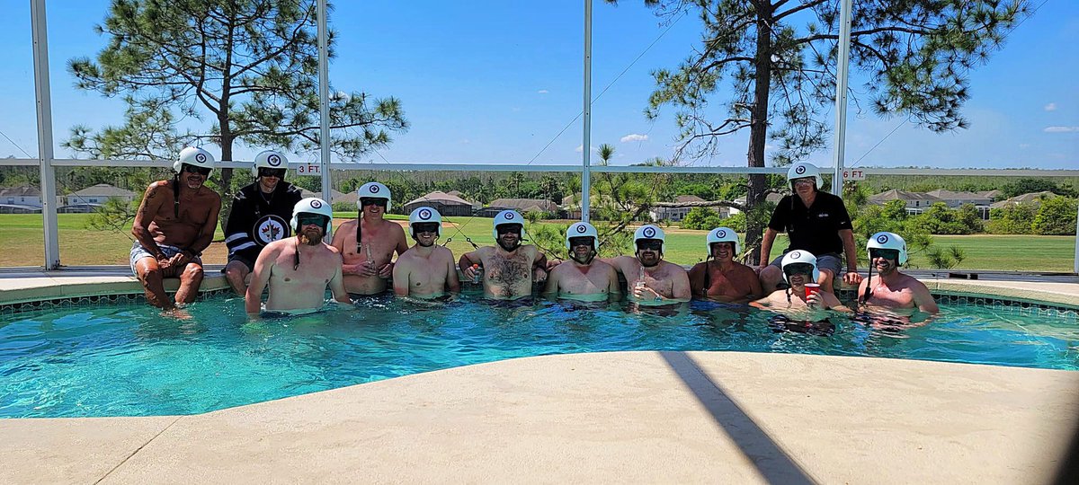 jearl14's tweet photo. ✈️ 🆚 ⚡️ -  Year IX

#SeeYouSoonTampa #NHLJets #WPGvsTBL #GoJetsGo #Bolts #Tampa #Florida #YearNine #MBHelmetHeads #HelmetGame🎯 

@NHLJets @TBLightning @MitchellClinton @_katiemacleod @TSNHockey @IllegalCurve @hockeynight @SkylarAPeters @IAmJericho @TAP456 @Jason__Martens https://t.co/p8eozPSo57