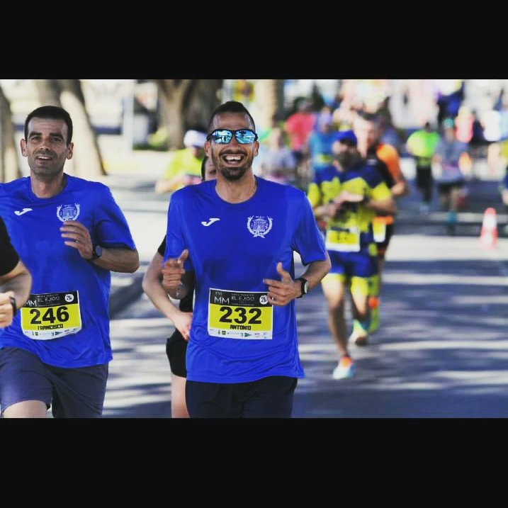 franverde81's tweet photo. Disfrutando y sufriendo juntos, 💪💪💪
#EFMurgi #mediamaratonelejido https://t.co/RgLAvMBV13