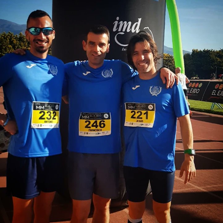 franverde81's tweet photo. Disfrutando y sufriendo juntos, 💪💪💪
#EFMurgi #mediamaratonelejido https://t.co/RgLAvMBV13