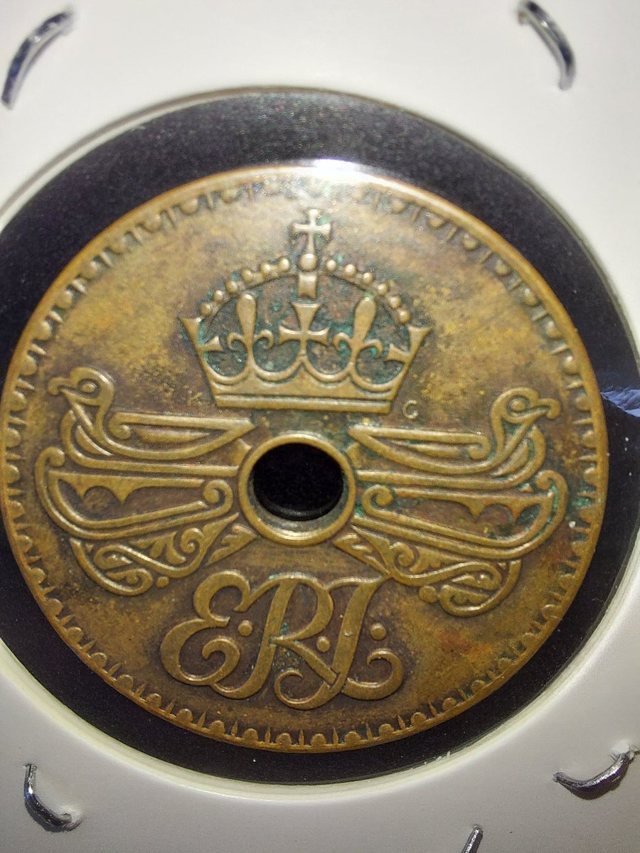 McCormark's tweet image. 1936 New Guinea penny. Minted during a gold rush that started 10 years earlier. The discovery brought in prospectors looking to cash in and strip the island of its precious metals