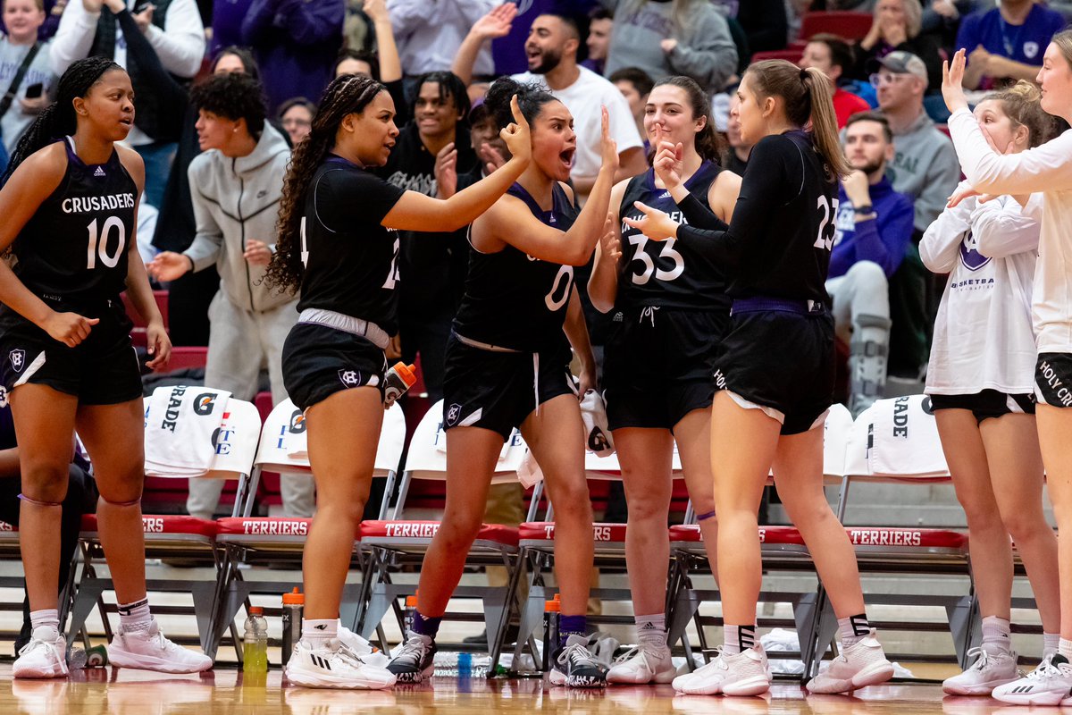 holy_cross's tweet photo. OFFICIALLY PATRIOT LEAGUE CHAMPIONS 👑💜🏆 #GoCrossGo https://t.co/k8QpazLV0n