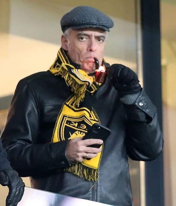 🎶Πρώτη ήηηττα έτυχε να'ναι απο τον γαύροοο...
Γεμάτο τριιιιμπαλο και ας παίιιζαν και με δέεεκα...
Τι πιο σύυυνηθες, το κάααζο απ' τον Θρύυλο...
Της Παπαρίιινας ξεπαρθέεενιασμα το πρώτοοο!🎶

#OlympiacosFC 
#AEKOLY 
#aekfc 
#Παπαρινα