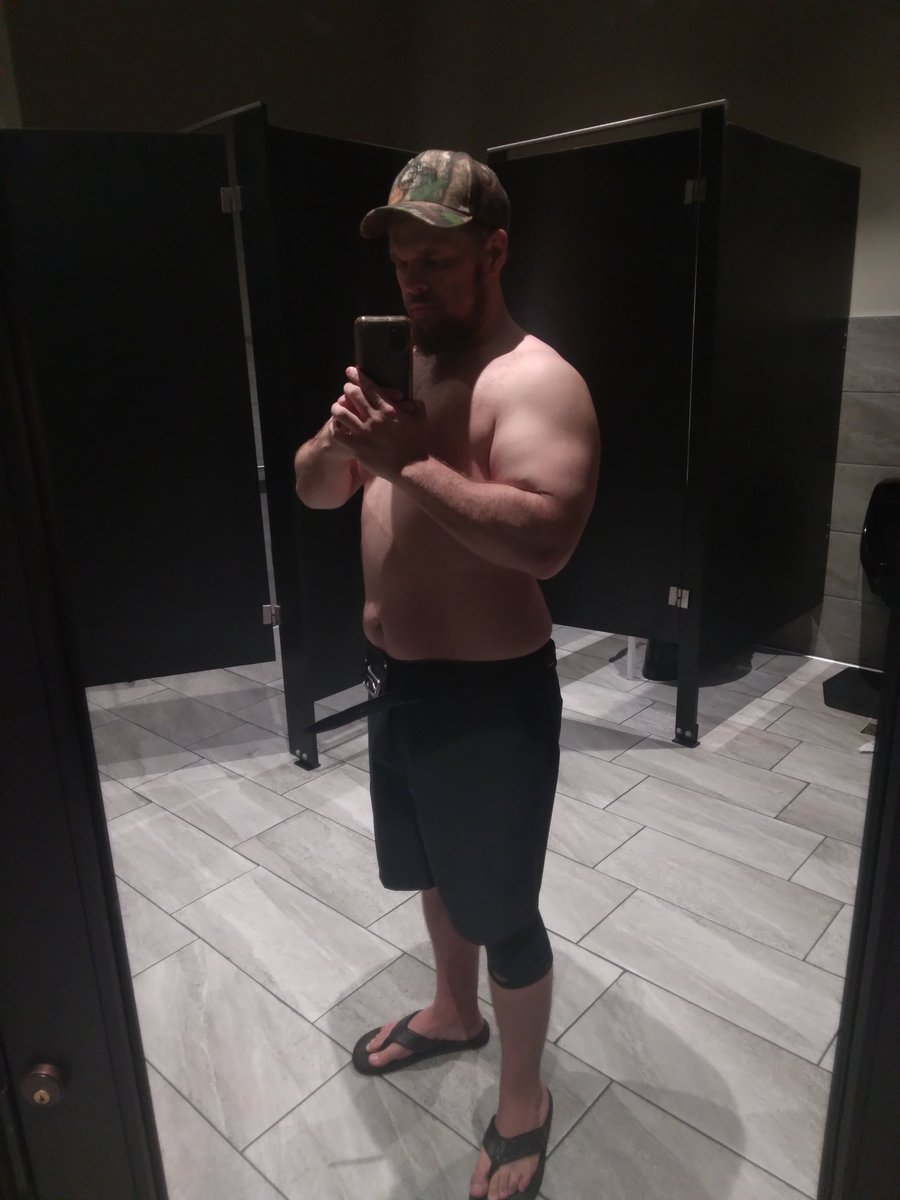 KMcCalister0186's tweet photo. You can choose to rot and dwell in your own prison or escape captivity and create your own freedom, whether it be mentally, physically or spiritually.

#makeamericaliftagain #makebodybuildinggreatagain #makeamericamasculineagain #Redcon1 #redcon1tieroperator #bodybuilding https://t.co/1ePRkZ3TTZ