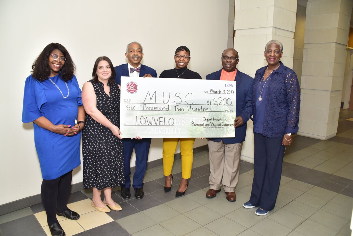 muschollings's tweet photo. Way to go Bulldogs! The team of riders from @SCSTATE1896 recently presented us with the funds they raised riding in @LOWVELO 2022. Great work, team. We look forward to seeing you again this November! #lowvelo23 #scstatebulldogs https://t.co/PMAfKj0gNy