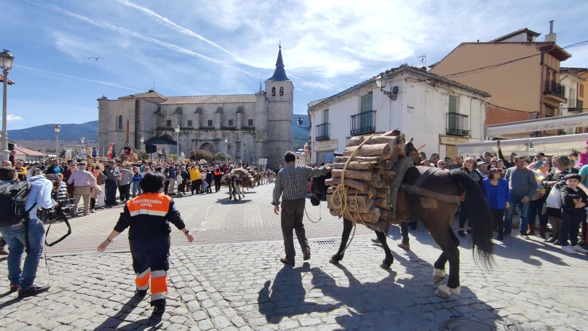 Un año más hemos vivido la fiesta de los #Gabarreros de #ElEspinar. Gracias a la visita de tantas autoridades y del presidente de la <a href="/jcyl/">Junta de Castilla y León</a> <a href="/alferma1/">Alfonso F. Mañueco</a> . Gracias a todos los que cada año lo hacen posible. <a href="/Segoviaturismo/">Turismo Provincia de Segovia</a> <a href="/fecitcal/">FECITCAL</a> CIT <a href="/DipuSG/">Diputación de Segovia</a> <a href="/PCivilElEspinar/">ProteCivilElEspinar</a>