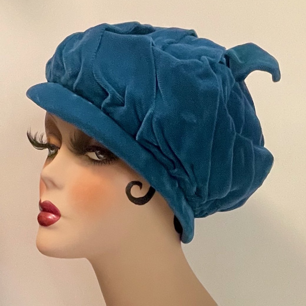 1950s Beret Hat - Handstitched Blue Velvet & Bow😍 ebay.co.uk/itm/1344533027…. #vintage #vintagestyle #vintagefashion #forsale #1950s #hats #vintagehatsforsale #vintagehat #bluevelvet #handmade #vintageseller #shopindie #fashionhistory.