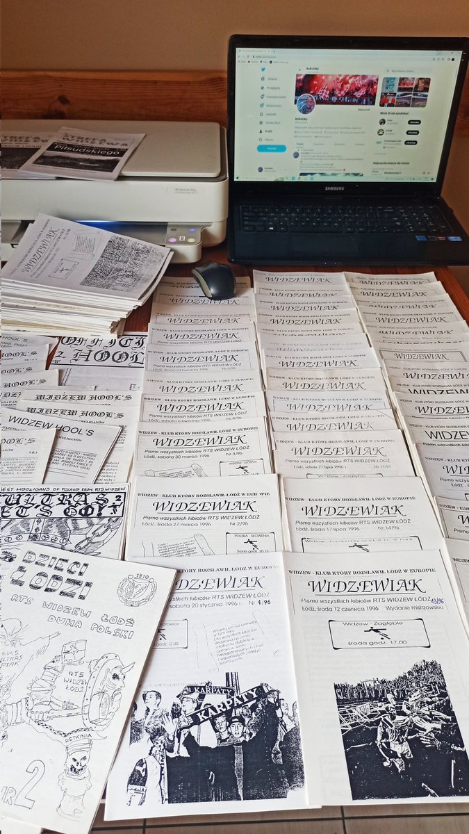KukulskyM's tweet photo. Chce se człowiek odpocząć bo niedosypia, a tu taki @KamilWojkowski podrzuci jakieś starocie z lat 90-tych w ilościach hurtowych i nici z wypoczynku 🥴 😁
#Skanujemy
#Archiwum
#Ziny
#Widzewiak
#WidzewHools
#StrefaWidzewa
#DzieciŁodzi
#UltrasLetsGo https://t.co/cHgV3JlOOy