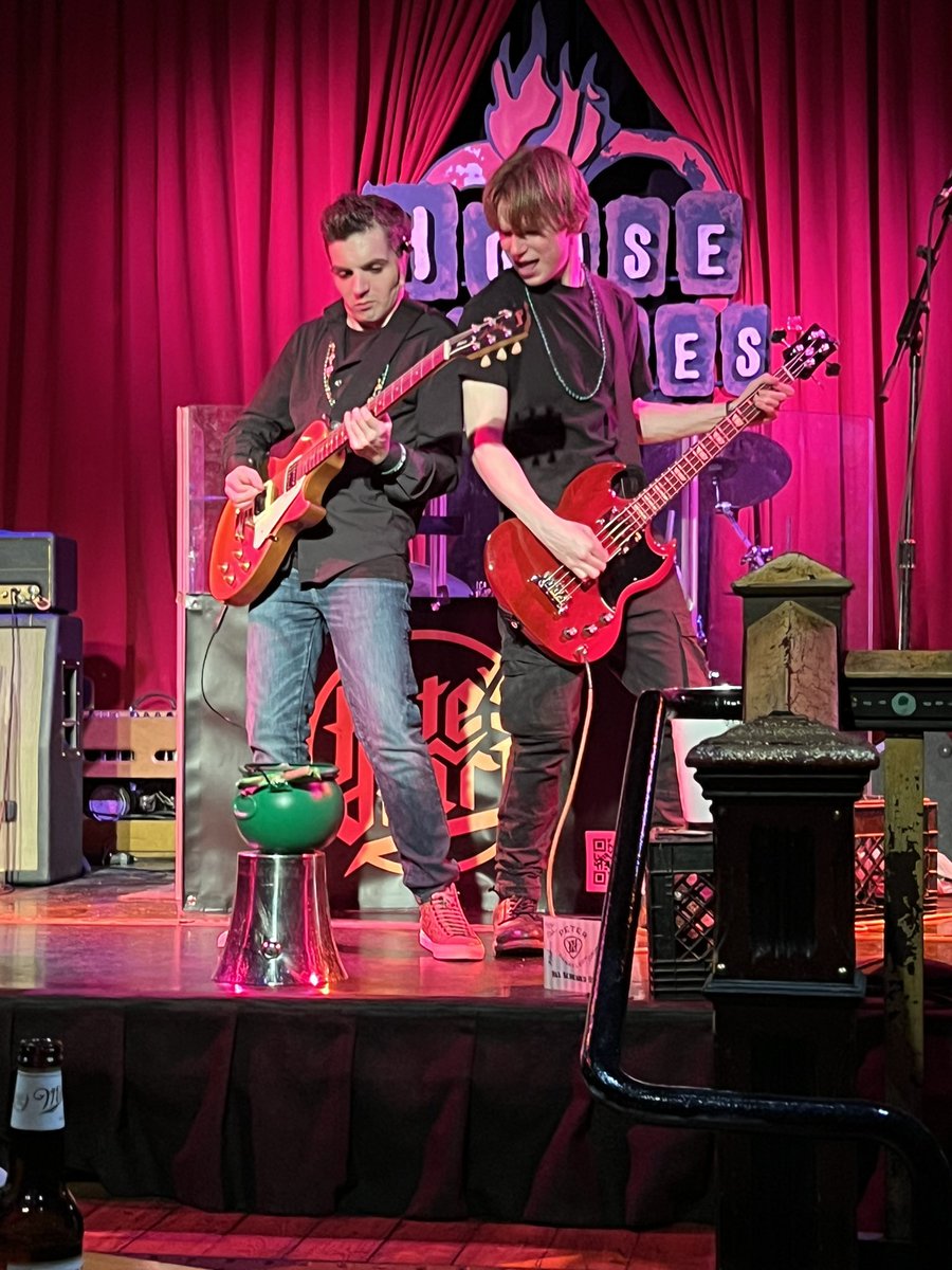 Petes_Diary's tweet photo. Great crowd @HOBChicago last night for #ShamROCKS π
Next up is #ShamRocks the Fox at The Vixen in #mchenryil πΆ
All upcoming shows ππ» https://t.co/afRRt4dKg3
@petedank πΈ @RyanJohnson2112 π₯#MacMcRae π€πΈ https://t.co/UX1WrTEbxk