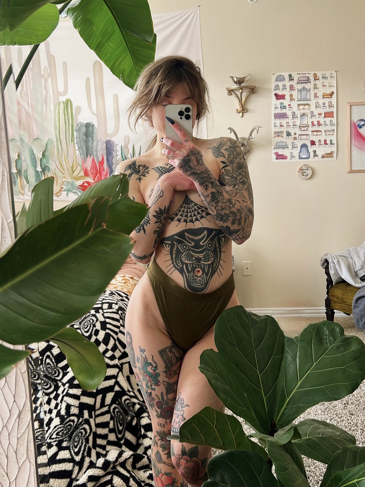 awlivv (very hot) on Twitter: "need more plants. need more tattoos
