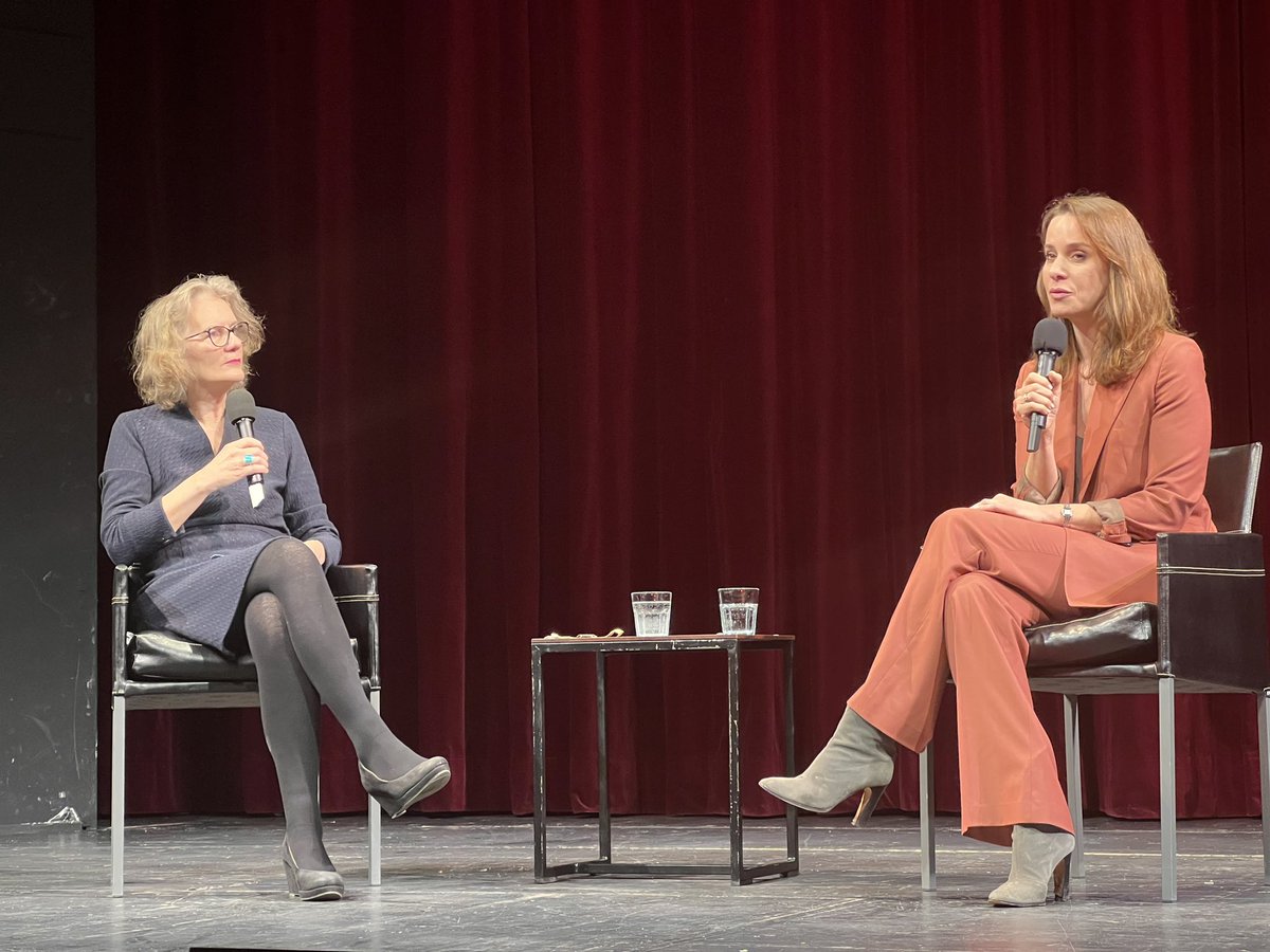 Weimarer Reden: Nahost-Expertin Natalie Amiri über feministische Außenpolitik | MDR.DE mdr.de/kultur/videos-…