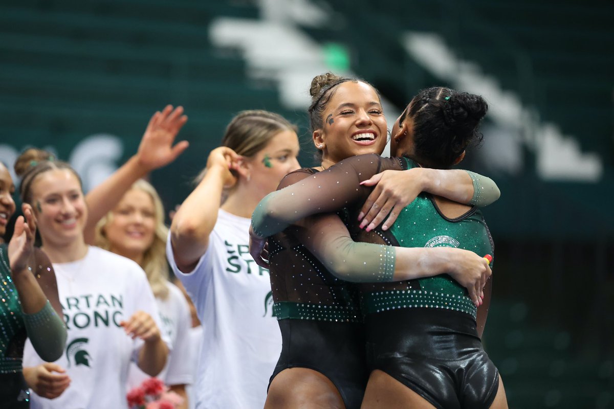 MSU_Gymnastics's tweet photo. Thankful for our seniors 🤍

#GoGreen https://t.co/FNxlRzHgRG