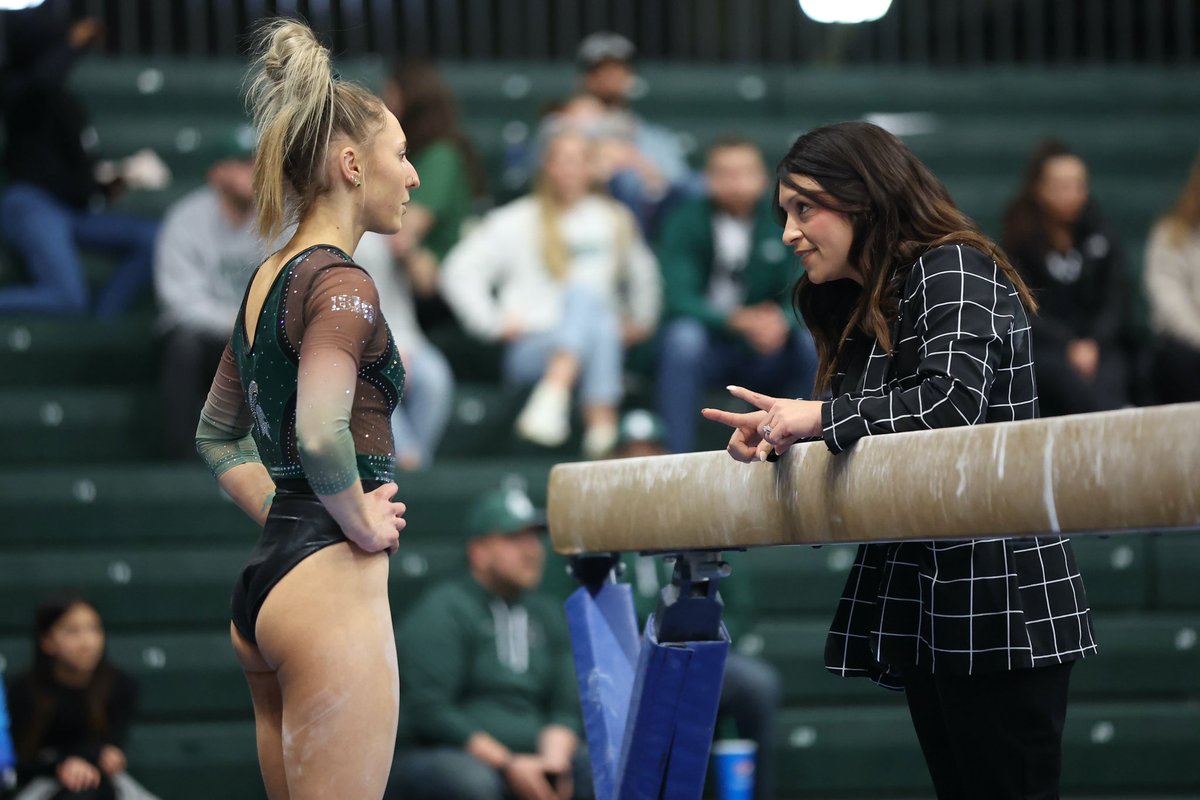 MSU_Gymnastics's tweet photo. Thankful for our seniors 🤍

#GoGreen https://t.co/FNxlRzHgRG