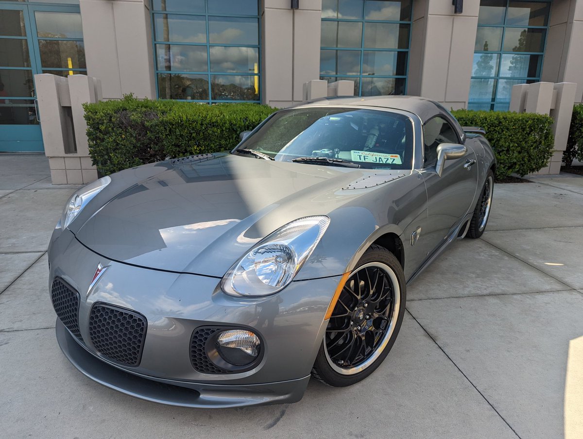 EDSBotz's tweet image. CARS!!!

#tfconla