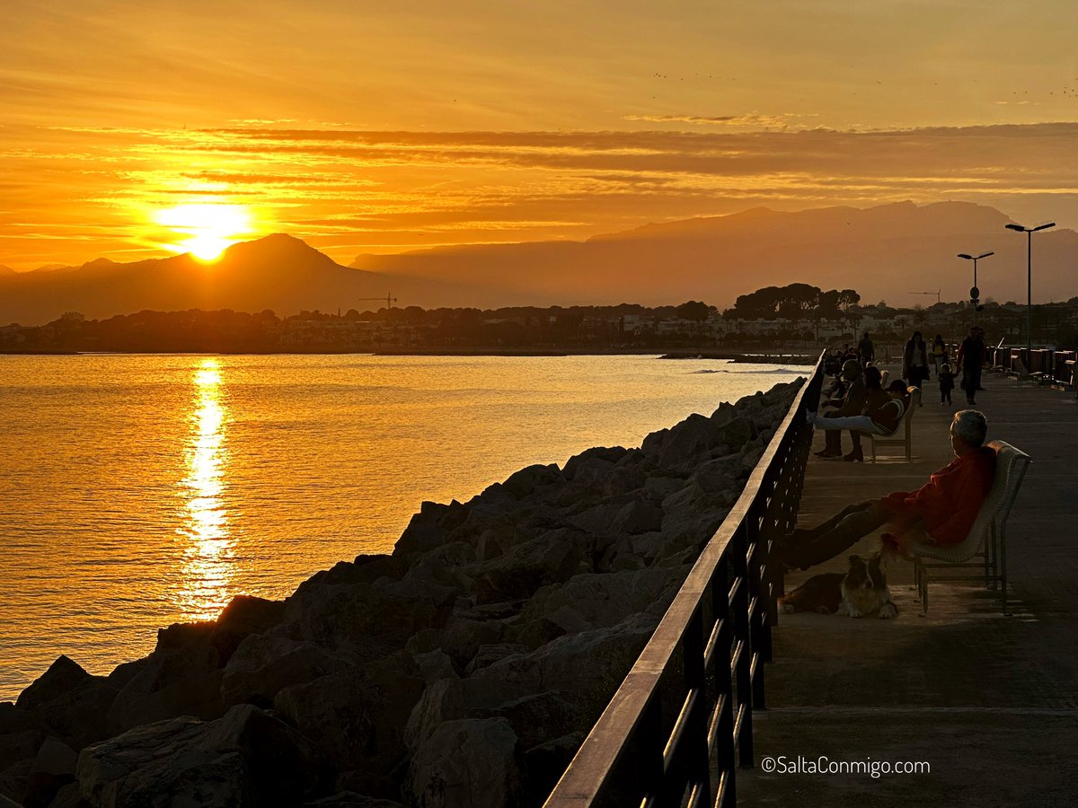 SltCnmg's tweet photo. La dura vida en Cambrils 😁#SaltaConGTC #GrandTourCataluña #publi https://t.co/Ln6d4Evn78