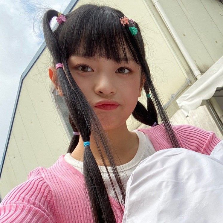 hnprated's tweet photo. her hairstyles ugh she’s adorable

#hanni #newjeans #하니 https://t.co/NHiUR2WerD