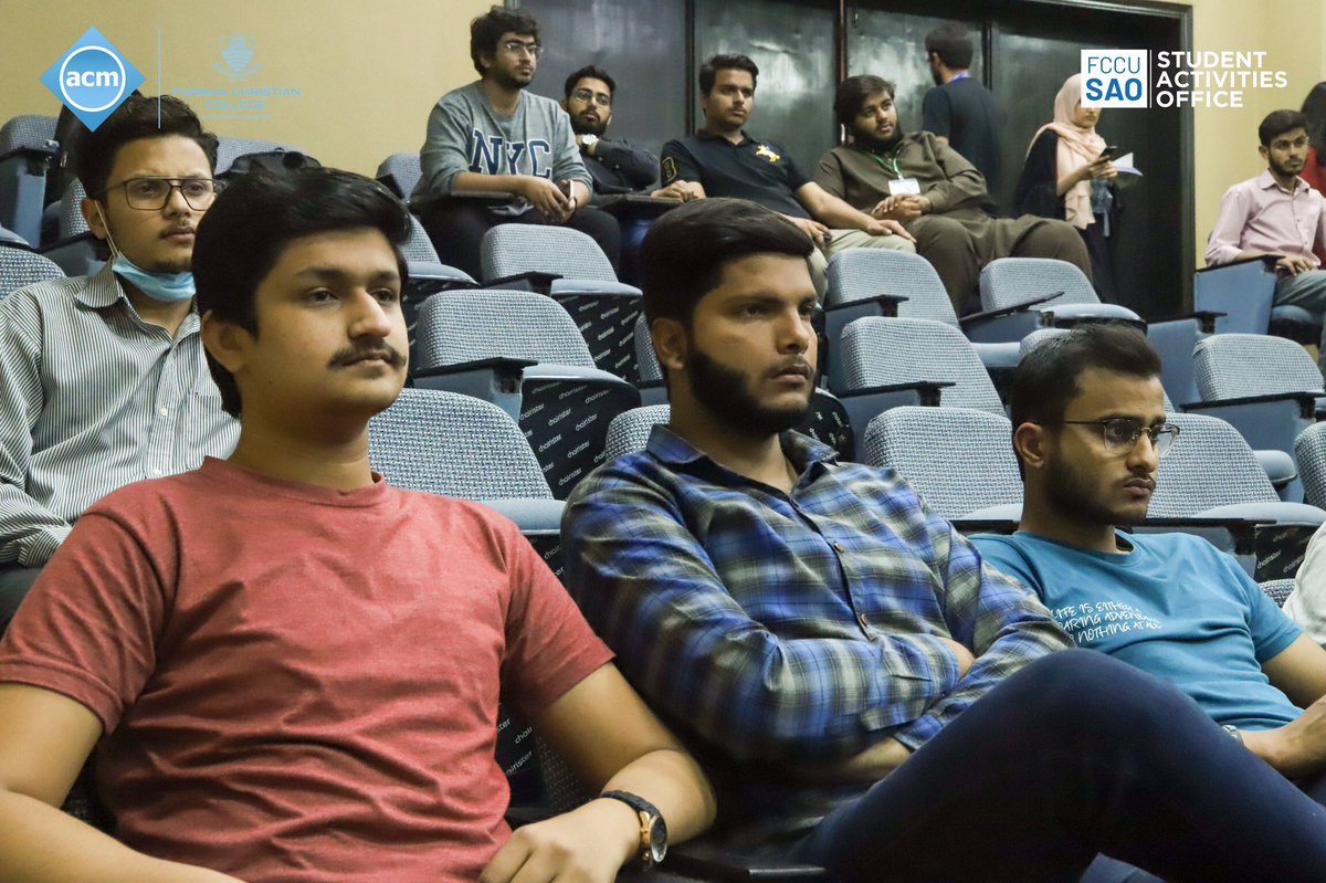 ACMFCCU's tweet photo. Flutter is an open source framework by Google for building beautiful, natively compiled, multi-platform applications from a single codebase. Acm held this session to help students learn about Flutter and it's advantages. https://t.co/35a32UkMxl