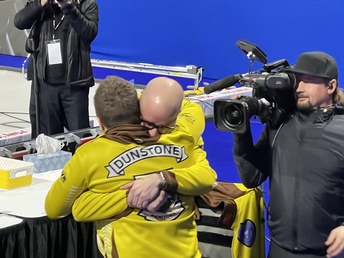 MANITOBA WINS IT 

DUNSTONE DID IT 

BOTTCHER LIGHT ON THE DRAW