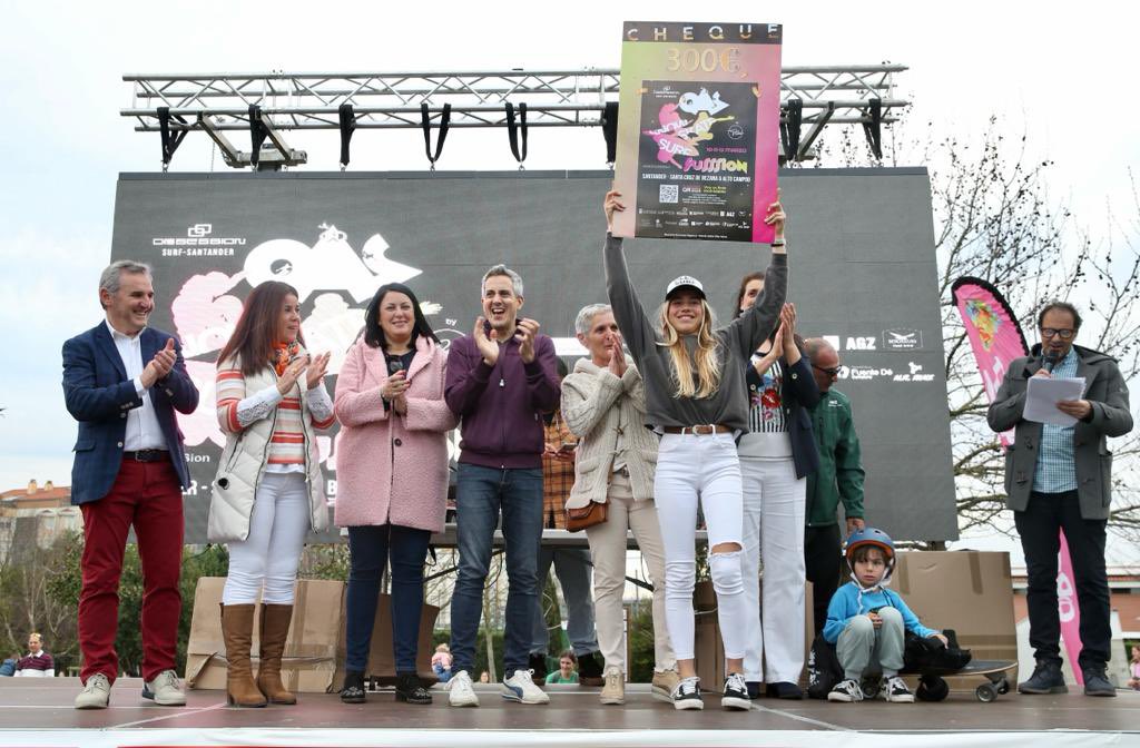cantabriaes's tweet photo. ๐โโ๏ธ๐๐น@Pablo_Zuloaga entrega los premios del evento #OA2FuSSSion de snowboard, skate y surf
๐El evento, diseรฑado como una prueba รบnica en distintos escenarios de #Cantabria, ha congregado a mรกs 100 deportistas de diferentes categorรญas
โน๏ธ๐๐ปhttps://t.co/OPPnNKamQO https://t.co/MN1qa5g0Tr