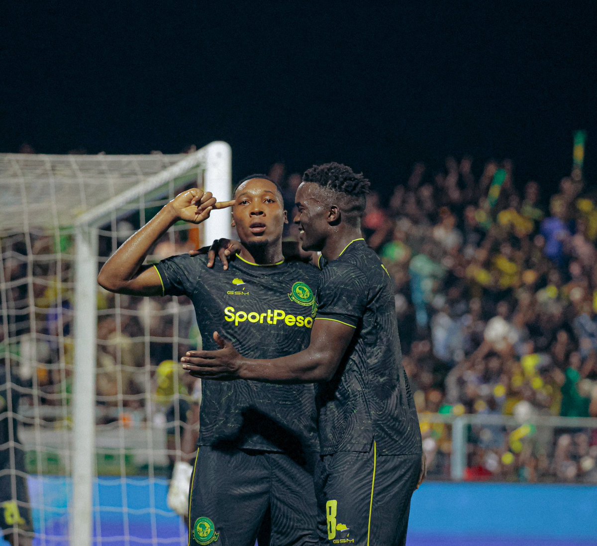 KateNduta_'s tweet photo. Hello @MarcusRashford Greetings from Tanzania where YANGA SC is beating every team like drums. This young man from our academy has today scored again.We're happy with his celebration but madunduka aren't! Can we laugh at them😅?

Retweet until it reaches him

THE CLUB ABOVE ALL🔰 https://t.co/aHxHomKZTl