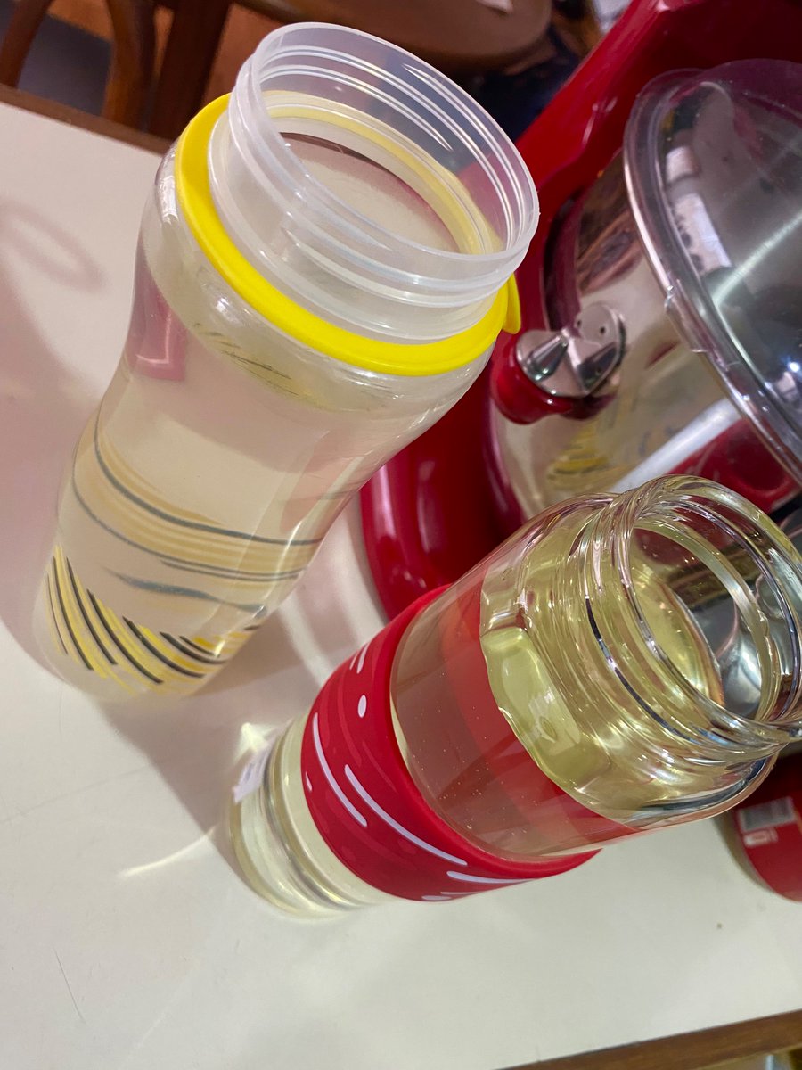 valobitus's tweet photo. Quien responde por la cantidad de agua que debemos pagar en botellones para cocinar, lavar y consumir!!! Vivo en #mazuren y estoy cansada de la situación que NO ATIENDEN!! @Bogota @AcueductoBogota @jnietoblanco @petrogustavo @ClaudiaLopez https://t.co/WkRcutJIcU