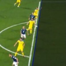 UnBeticoMasRBB's tweet photo. Ostia, en esto no me había fijado. ¿Cómo le crece el pie a Aitor Ruibal entre dos repeticiones, no?

¿Y esto, @CTARFEF/@rfef? ¿Sabéis que es manipulación documental y prevaricación DEMOSTRADA por vuestra propia INEPTITUD?

Nos roban de una forma cada vez más estúpida. https://t.co/4VATmXJscw