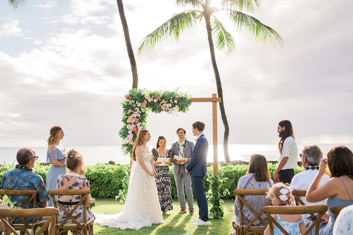 VidaChicEvents's tweet photo. Forever starts today, surrounded by the beauty of Hawaii and the love of my life. Saying 'I do' has never felt more right.

Planner: @vidachicevents c/o Carina Cooper
Photography : Rae Marshall @raemarshall
Rentals &amp; Decor: Accel Events Rentals @accelrentals
Venue: Lanikuhonua @l https://t.co/bBEq1sfuaL