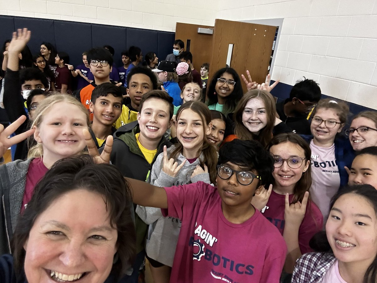 efmoore's tweet photo. Some of my absolute favorite parts of yesterday! Strong showing by #TeamRagingRobotics - I’m a huge fan all of them! #ProudCoach #40586ABCDEH @RaginRobotics @hickoryridgemid @TimTaylorHiRMS @CcsVex https://t.co/QFcMRHBoLm