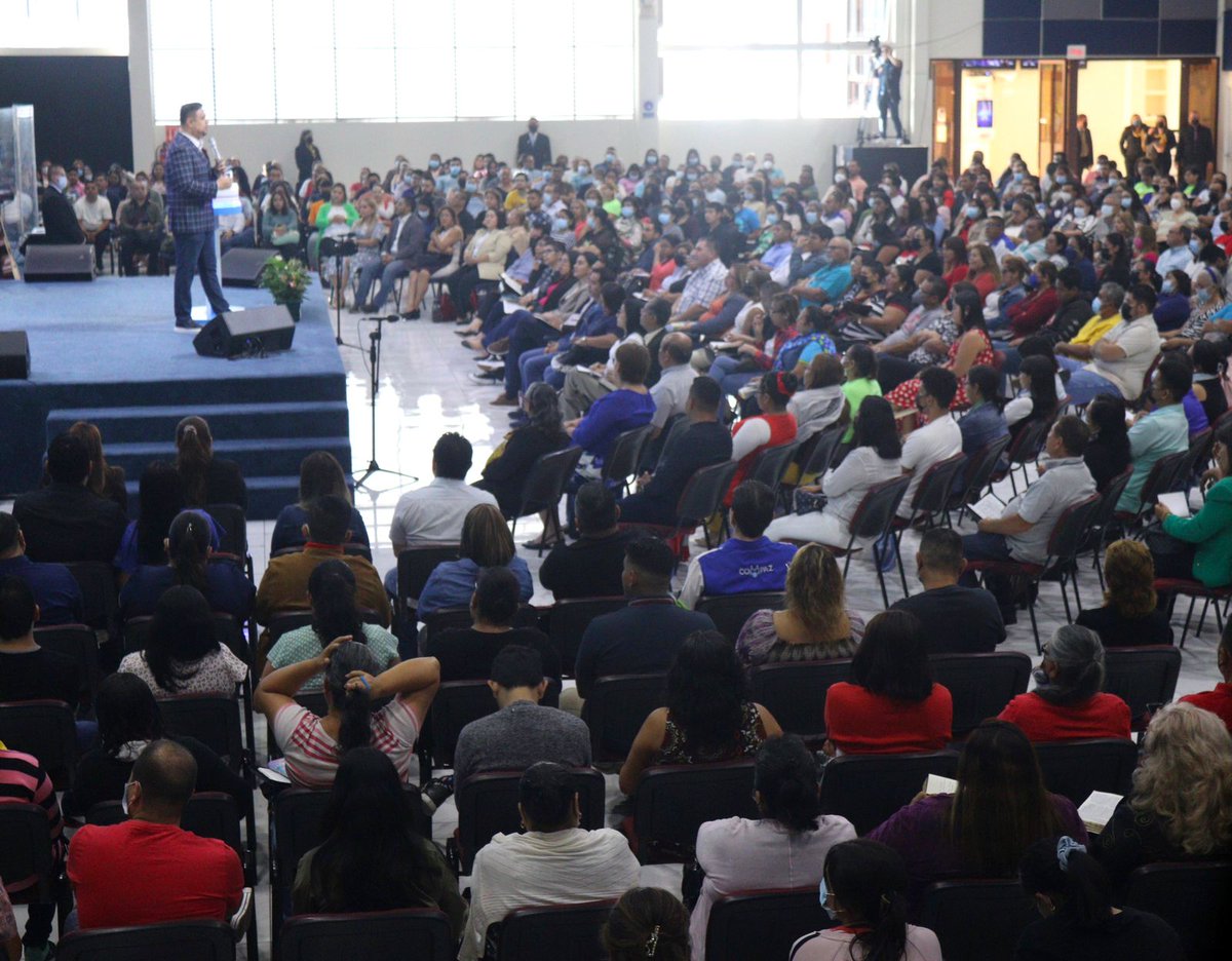 IglesiaCompaz's tweet photo. Independiente si Dios hace o no hace... yo tengo que estar del lado de Él #ApesarDe 
@PastorVladimir 
@EsmeraldadeRiva https://t.co/ZHRIxmSglH